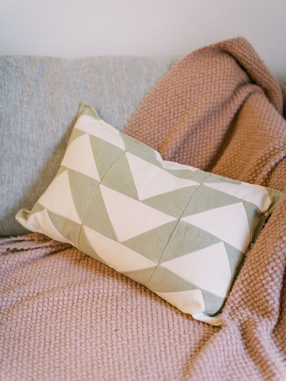 Quilted lumbar pillow w/insert